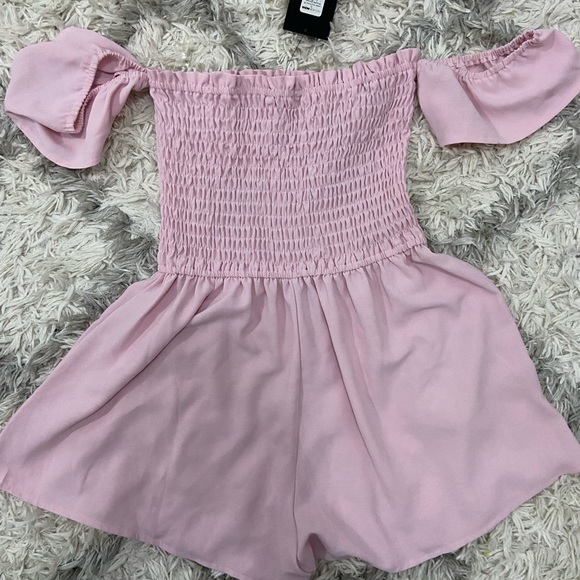 Fashion Nova Lovely and Pure off shoulder romper size Small - Picture 3 of 5